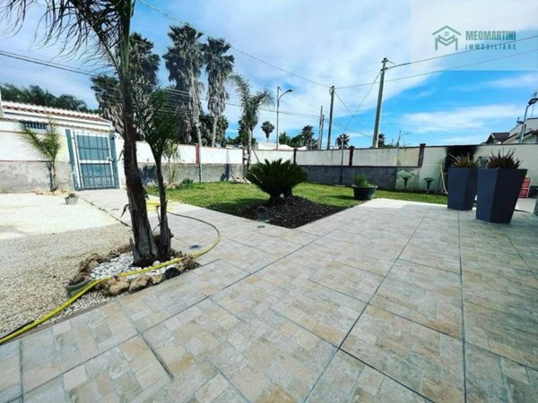 casa indipendente in vendita ad Avola in zona Piccio