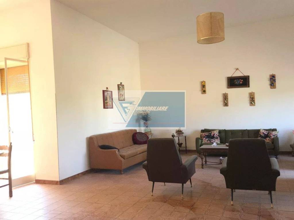 casa indipendente in vendita ad Avola in zona Montagna