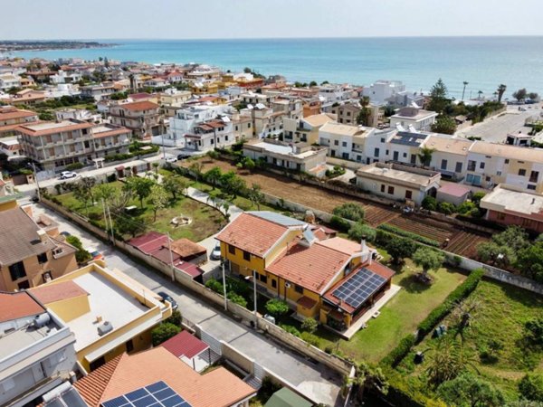 casa indipendente in vendita ad Avola