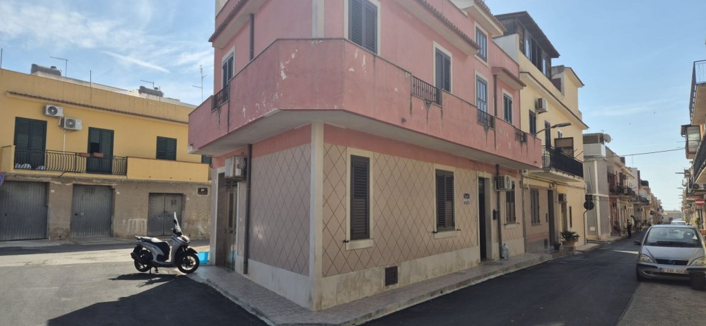 casa indipendente in vendita ad Avola