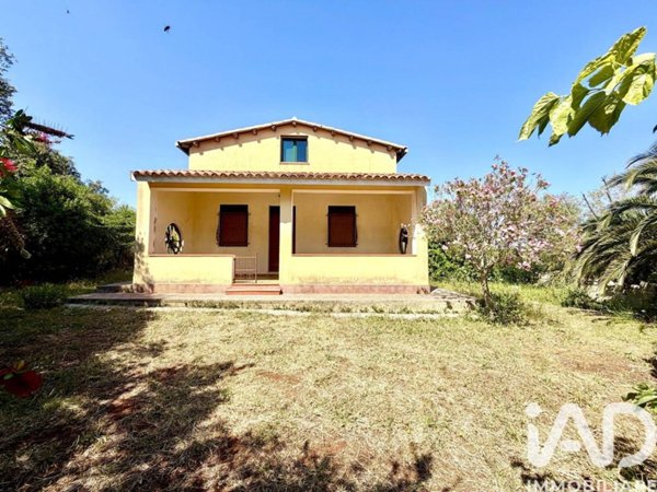 casa indipendente in vendita ad Avola in zona Montagna