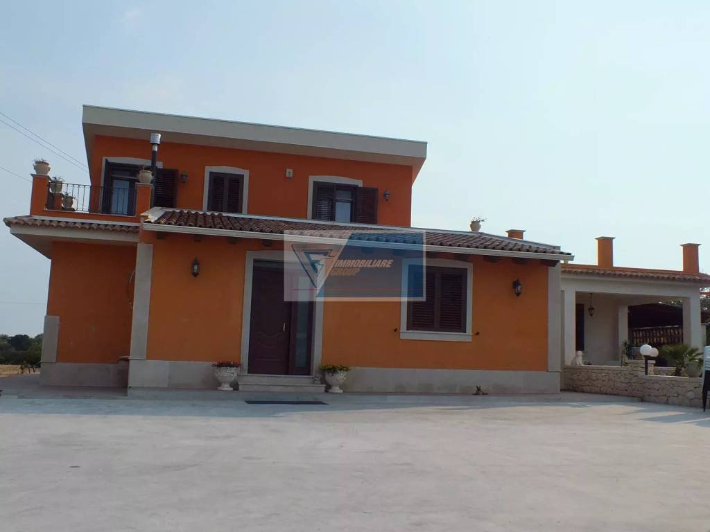 casa indipendente in vendita ad Avola