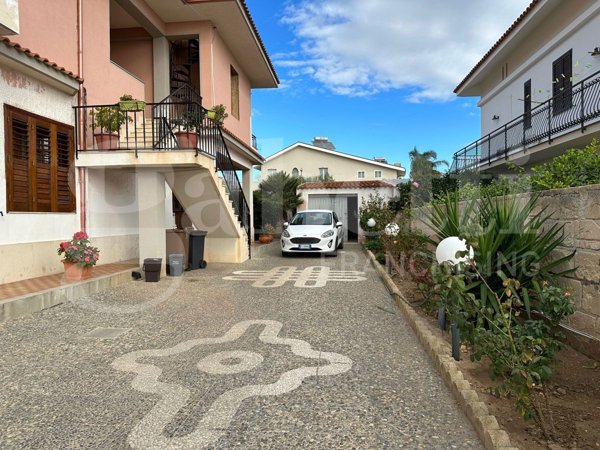 appartamento in vendita ad Avola in zona Falaride