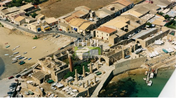 negozio in vendita ad Avola in zona Cicerata
