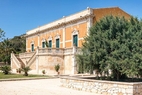 casa indipendente in vendita ad Avola
