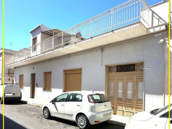 casa indipendente in vendita ad Avola