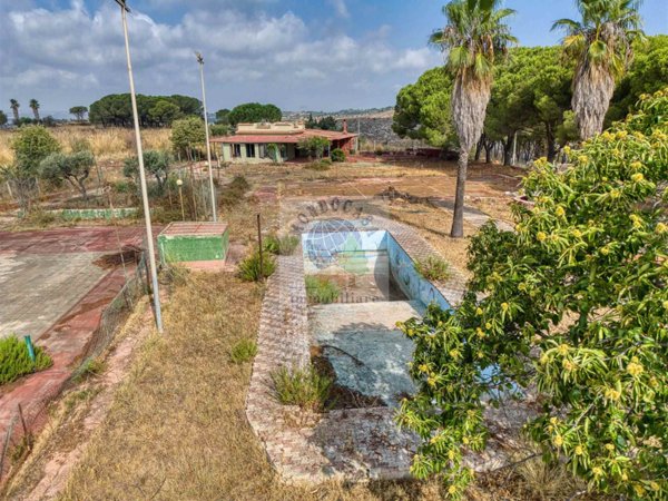 casa indipendente in vendita ad Avola in zona Montagna