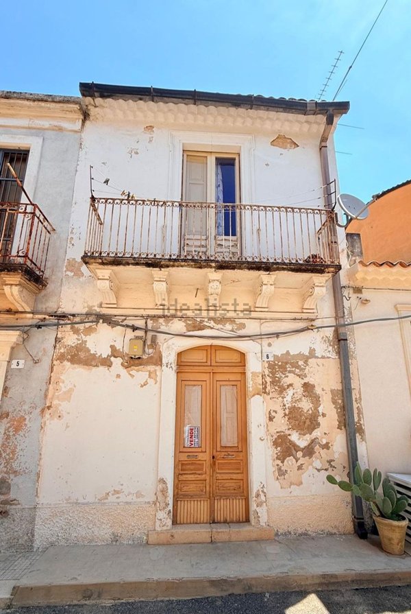 casa indipendente in vendita ad Avola