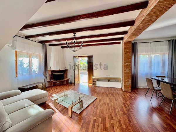 casa indipendente in vendita ad Avola in zona Montagna