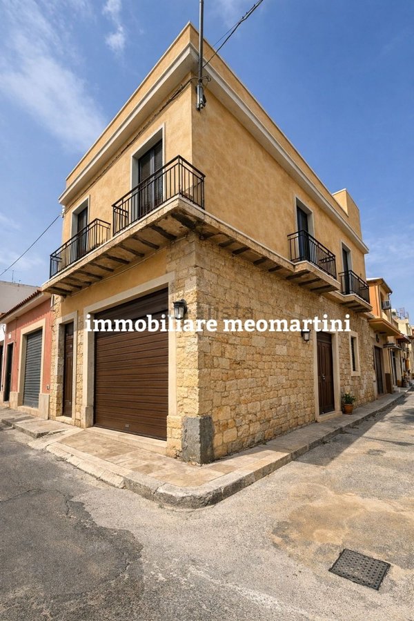 casa indipendente in vendita ad Avola