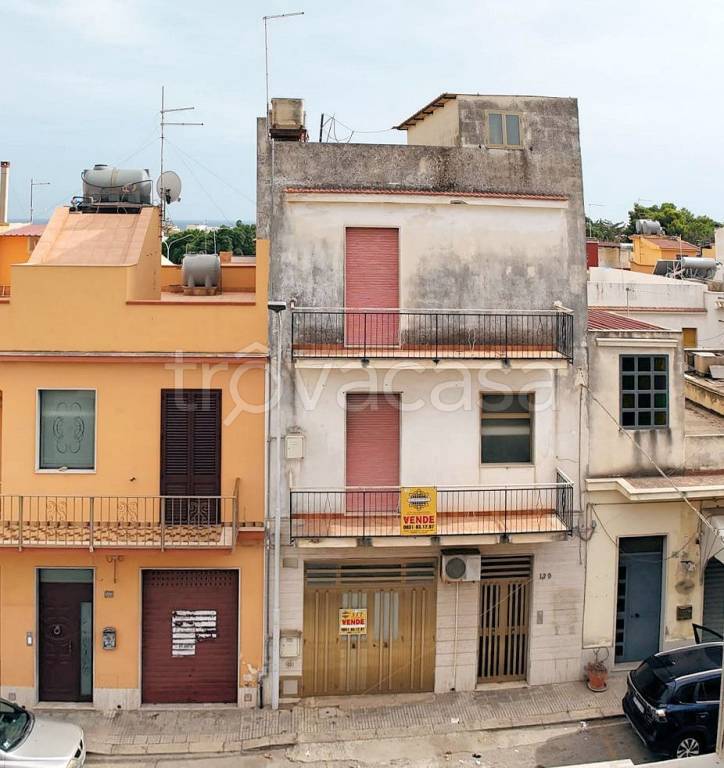 casa indipendente in vendita ad Avola in zona Falaride