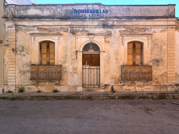 casa indipendente in vendita ad Avola