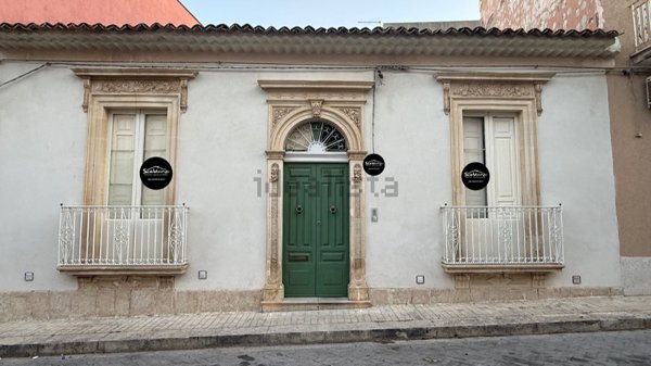 casa indipendente in vendita ad Avola