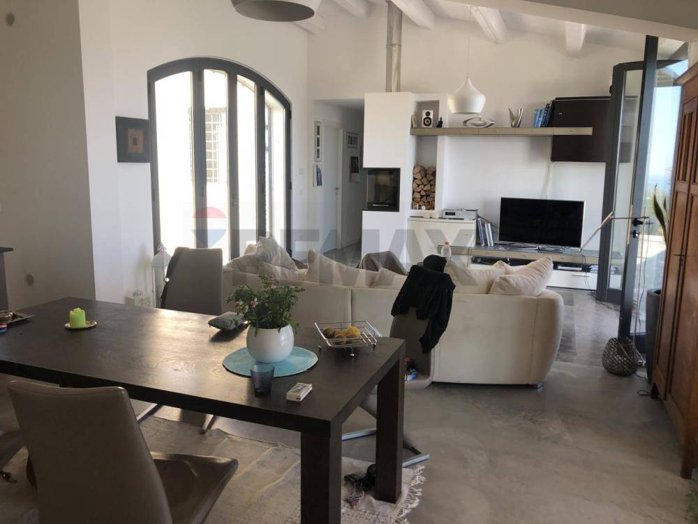 casa indipendente in vendita ad Avola in zona Piccio