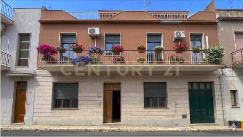 casa indipendente in vendita ad Avola