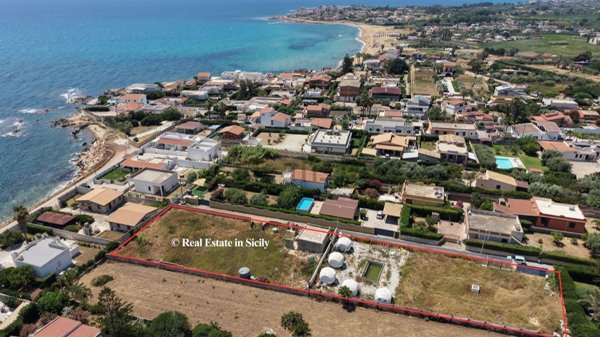 quadrivano in vendita ad Avola in zona Cicerata