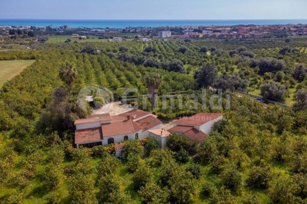 casa indipendente in vendita ad Avola