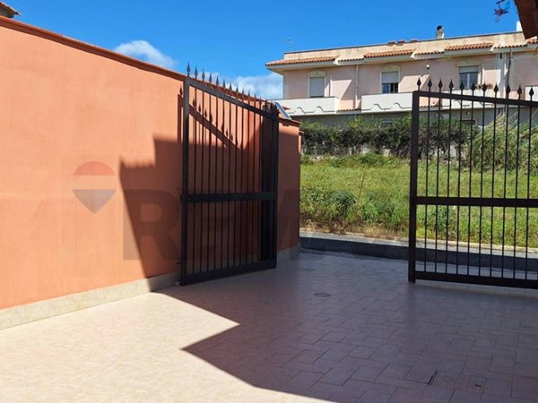 appartamento in vendita ad Avola in zona Cicerata