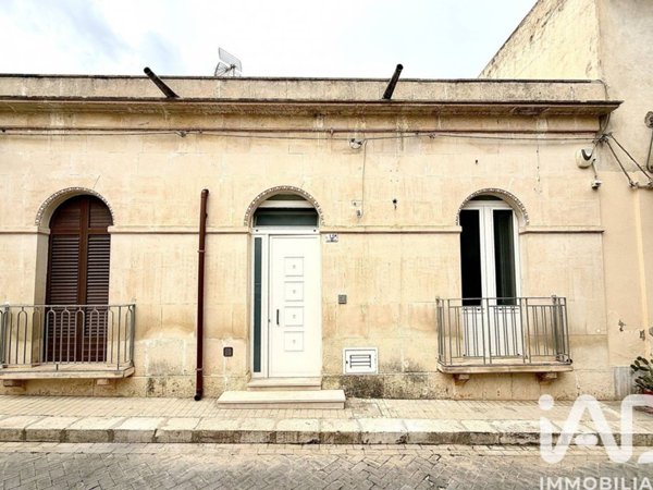 casa indipendente in vendita ad Avola