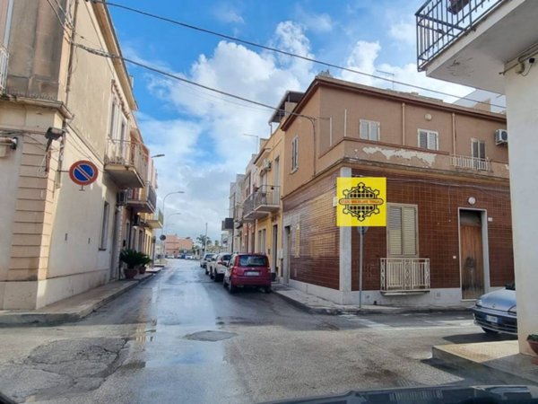 casa indipendente in vendita ad Avola