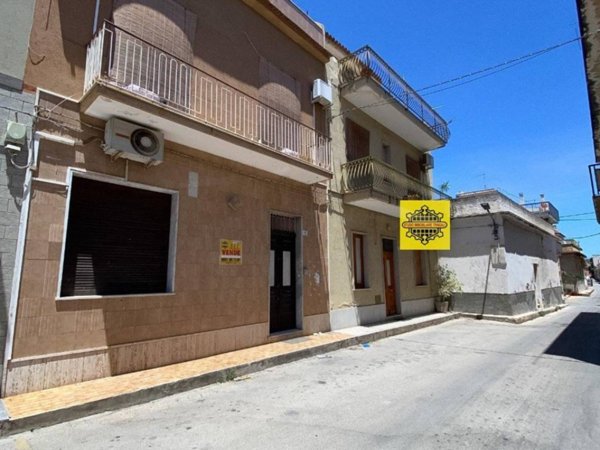 casa indipendente in vendita ad Avola