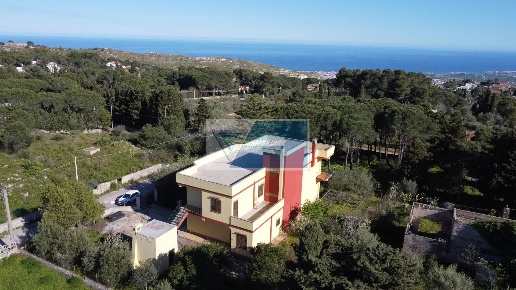 casa indipendente in vendita ad Avola in zona Montagna