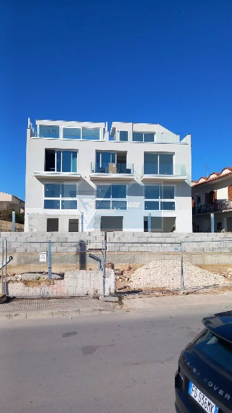 appartamento in vendita ad Avola in zona Falaride