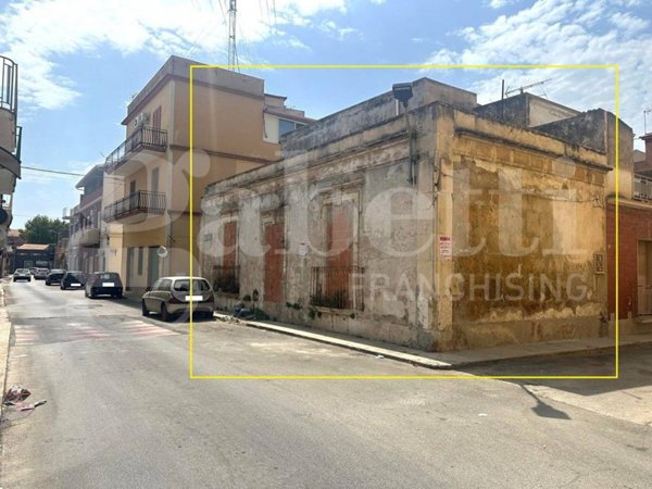casa indipendente in vendita ad Avola