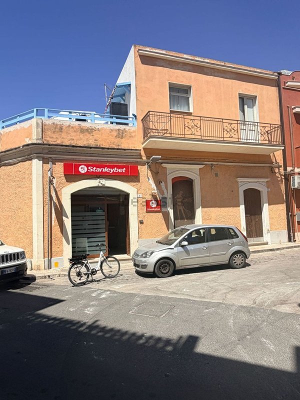 locale commerciale in vendita ad Avola