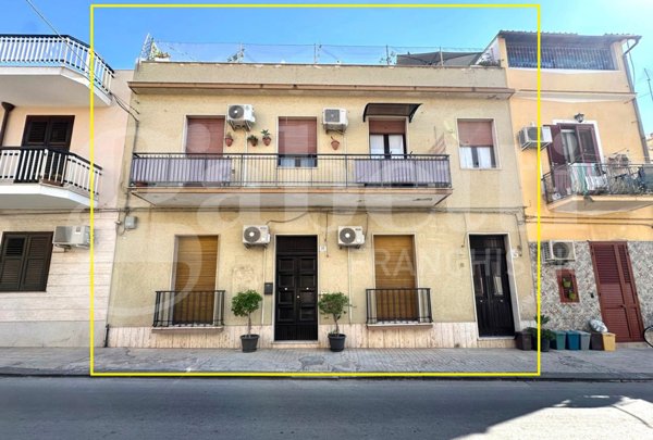 casa indipendente in vendita ad Avola
