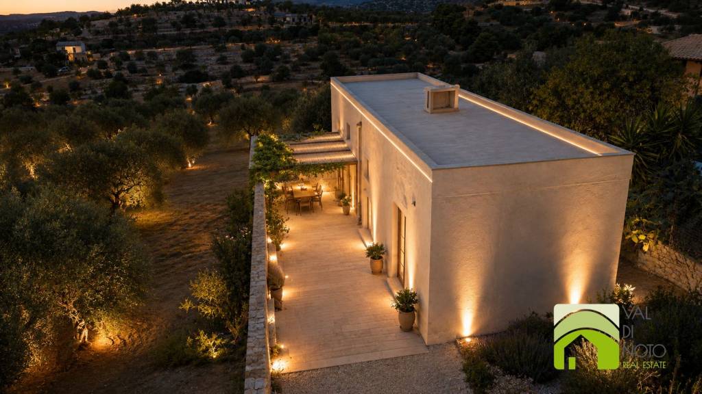 casa indipendente in vendita ad Avola