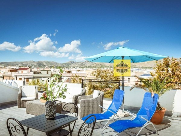casa indipendente in vendita ad Avola in zona Falaride