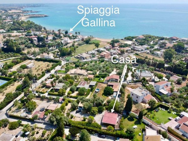 casa indipendente in vendita ad Avola in zona Gallina