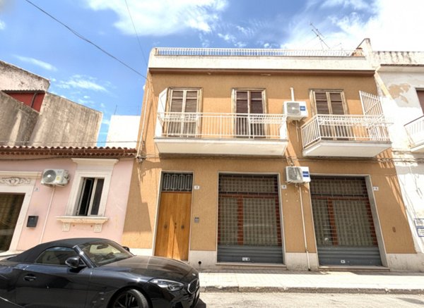 casa indipendente in vendita ad Avola