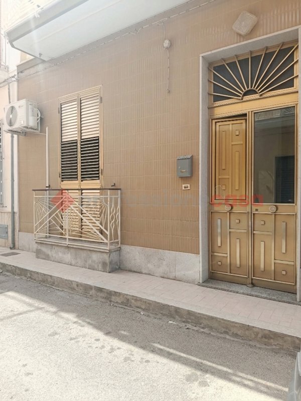 appartamento in vendita ad Avola in zona Falaride