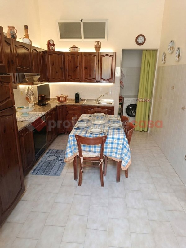 appartamento in vendita ad Avola in zona Falaride
