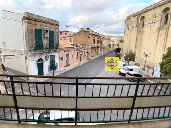 appartamento in vendita ad Avola