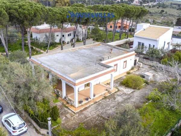 casa indipendente in vendita ad Avola in zona Montagna