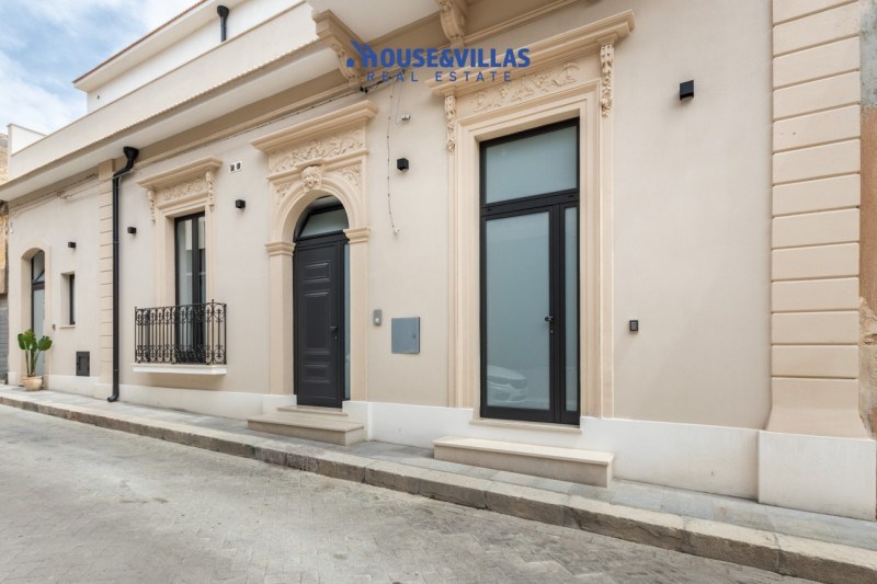 casa indipendente in vendita ad Avola