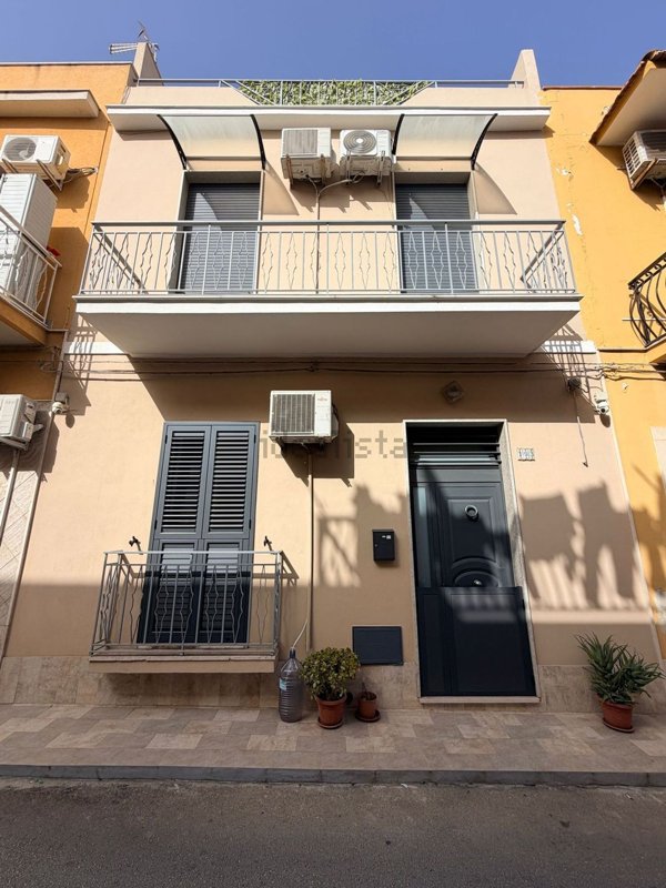 casa indipendente in vendita ad Avola