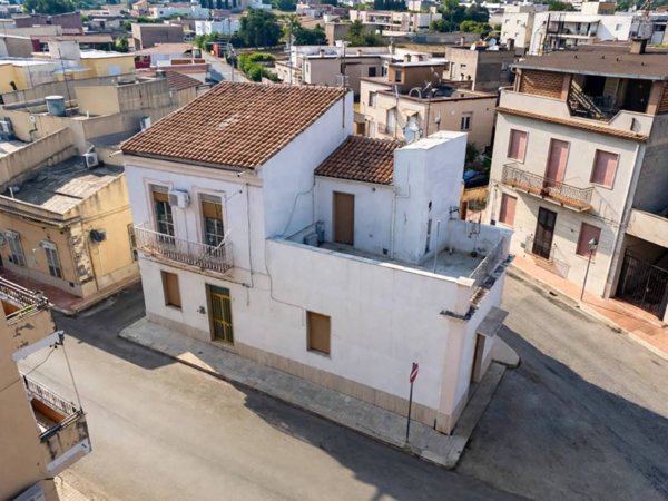 casa indipendente in vendita ad Avola