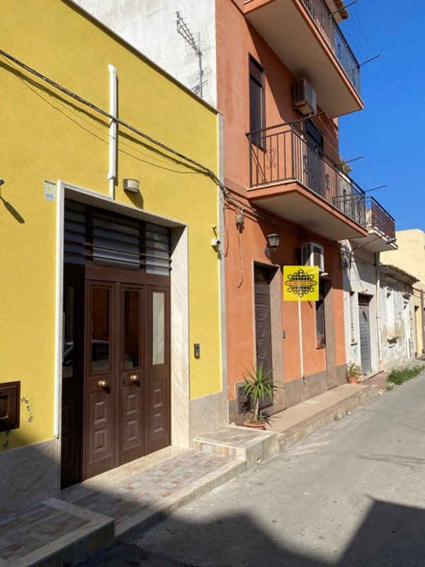 casa indipendente in vendita ad Avola