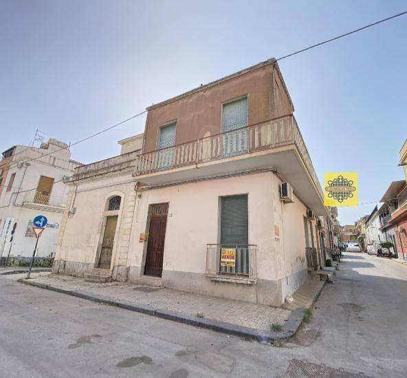 casa indipendente in vendita ad Avola