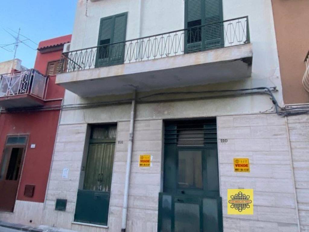 casa indipendente in vendita ad Avola