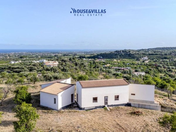 casa indipendente in vendita ad Avola