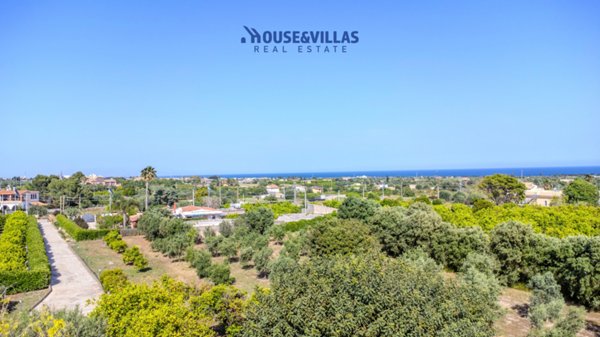 casa indipendente in vendita ad Avola