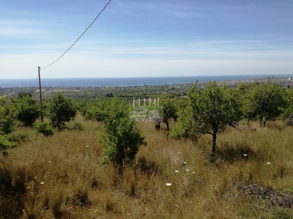terreno in vendita ad Avola in zona Chiusa di Carlo