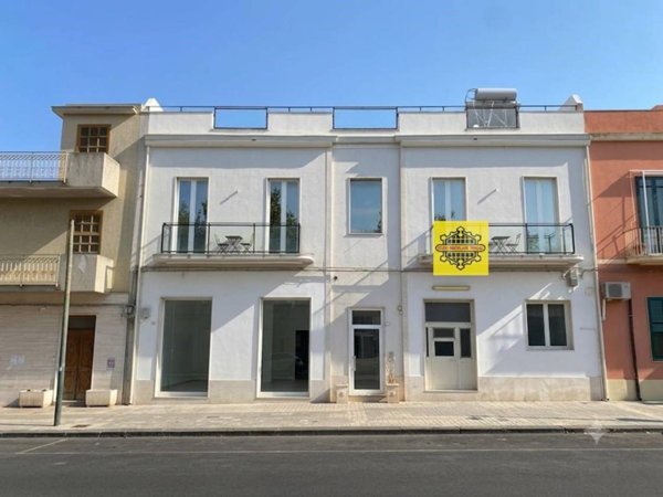 casa indipendente in vendita ad Avola in zona Falaride