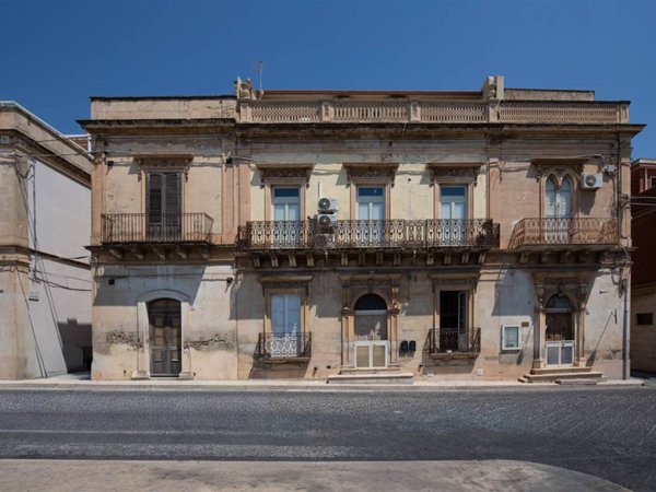 casa indipendente in vendita ad Avola