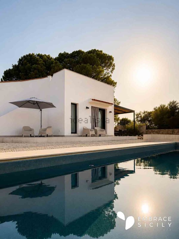 casa indipendente in vendita ad Avola